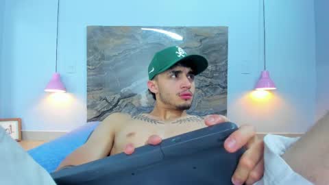 james_06_ online show from May 21, 2026, 11:39 am