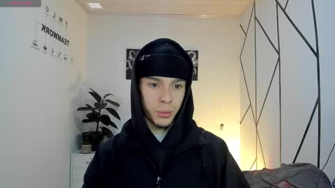 james_adamss_ online show from December 3, 2025, 12:25 pm