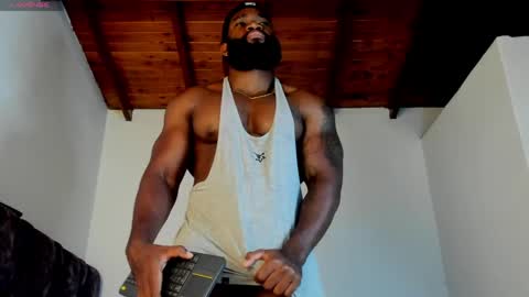 Snapshot of james_bbcmuscle chatting on April 30, 2026, 4:46 pm James BBC online show from April 30, 2026, 4:46 pm