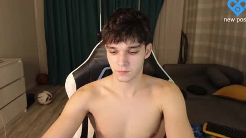 Snapshot of james_friends chatting on January 28, 2025, 8:47 pm James online show from January 28, 2025, 8:47 pm
