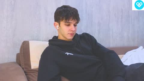 Snapshot of james_friends chatting on February 7, 2025, 9:37 pm James online show from February 7, 2025, 9:37 pm