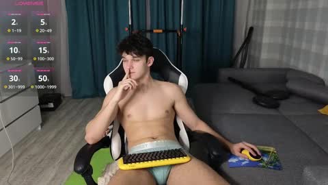 Snapshot of james_friends chatting on February 11, 2025, 8:31 pm James online show from February 11, 2025, 8:31 pm