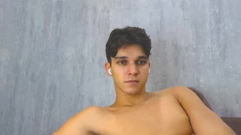 Snapshot of james_friends chatting on September 17, 2025, 10:22 pm James online show from September 17, 2025, 10:22 pm