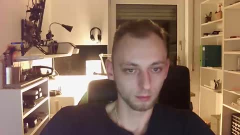 Snapshot of jamesengland23 chatting on December 2, 2024, 9:39 pm James England online show from December 2, 2024, 9:39 pm