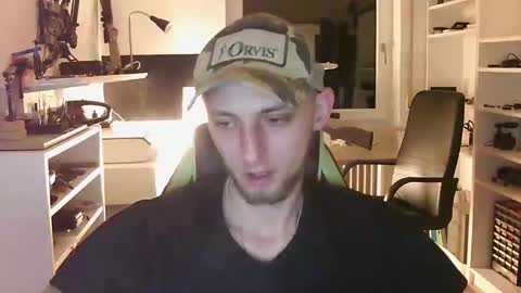 Snapshot of jamesengland23 chatting on January 8, 2025, 10:06 pm James England online show from January 8, 2025, 10:06 pm