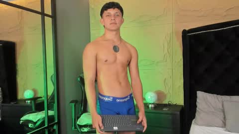 jamesgolden_ online show from November 24, 2025, 7:24 pm