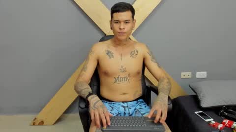 Snapshot of jamesinked_ chatting on December 13, 2024, 3:32 pm Jamesinked online show from December 13, 2024, 3:32 pm