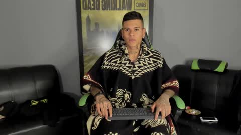 Snapshot of jamesinked_ chatting on December 23, 2024, 1:18 am Jamesinked online show from December 23, 2024, 1:18 am