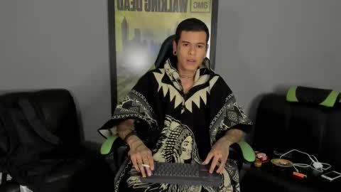 Snapshot of jamesinked_ chatting on February 5, 2025, 1:58 am Jamesinked online show from February 5, 2025, 1:58 am