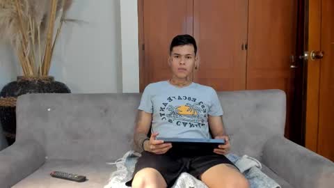 Snapshot of jamesinked_ chatting on November 9, 2025, 8:07 pm Jamesinked online show from November 9, 2025, 8:07 pm