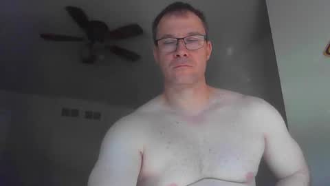 Snapshot of jamesjewels chatting on November 24, 2025, 5:01 pm jamesjewels online show from November 24, 2025, 5:01 pm