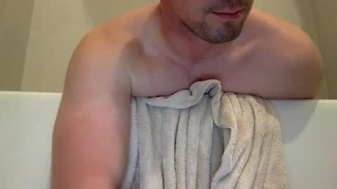 jamesnewtron online show from April 7, 2026, 3:07 am