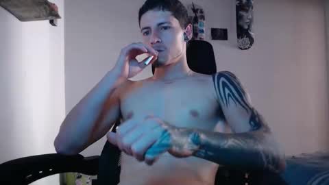 jamesss____ online show from December 15, 2025, 5:28 pm