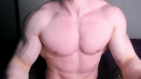 Snapshot of jamesstong chatting on November 19, 2025, 10:10 pm James Strong online show from November 19, 2025, 10:10 pm