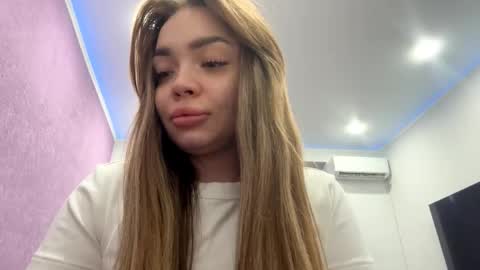 Mia online show from May 26, 2026, 6:53 am