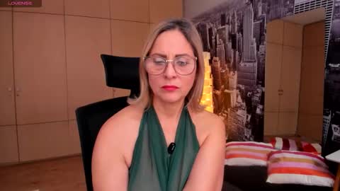 JANE TURNER MILF online show from March 9, 2026, 1:37 pm