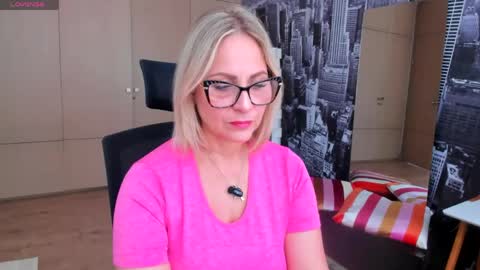 Snapshot of janeturner chatting on May 15, 2026, 1:29 pm JANE TURNER MILF online show from May 15, 2026, 1:29 pm