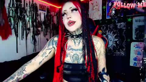 Snapshot of janna_ink chatting on December 1, 2025, 12:48 am online show from December 1, 2025, 12:48 am