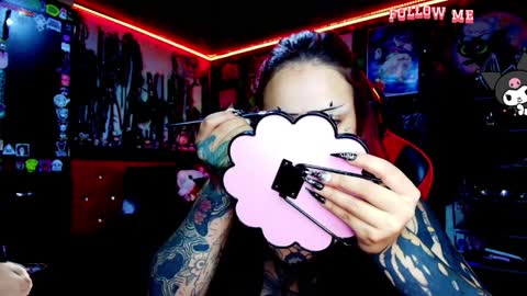 Snapshot of janna_ink chatting on April 11, 2026, 12:15 am online show from April 11, 2026, 12:15 am
