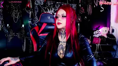 Snapshot of janna_ink chatting on May 9, 2026, 9:20 pm online show from May 9, 2026, 9:20 pm