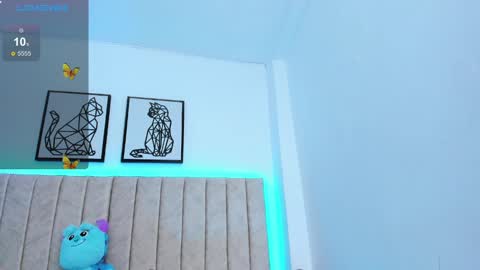 Snapshot of janne_moore chatting on February 25, 2025, 9:31 am Jane online show from February 25, 2025, 9:31 am