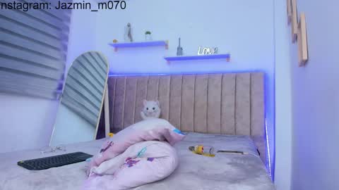 Snapshot of janne_moore chatting on December 20, 2025, 7:04 am Jane online show from December 20, 2025, 7:04 am