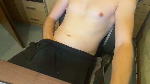 janni_95 online show from October 15, 2025, 3:56 pm