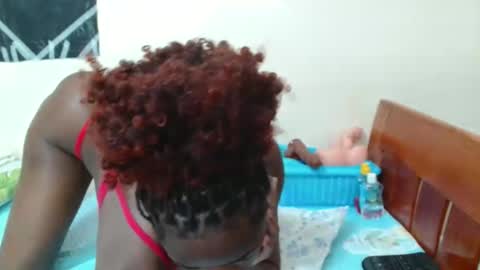 Snapshot of jannie_e chatting on May 11, 2026, 5:24 am Jannie online show from May 11, 2026, 5:24 am