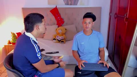 janomar01 online show from November 23, 2025, 7:24 pm