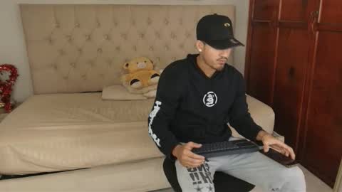 janomar01 online show from March 4, 2026, 6:58 pm