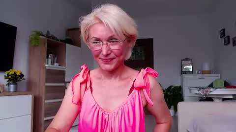 Snapshot of jasmin18v chatting on June 12, 2026, 5:50 am Jasmin room for people 40 online show from June 12, 2026, 5:50 am