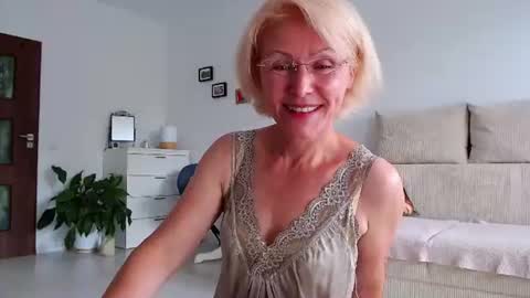 Snapshot of jasmin18v chatting on July 4, 2026, 1:17 pm Jasmin room for people 40 online show from July 4, 2026, 1:17 pm