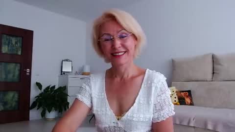Snapshot of jasmin18v chatting on July 10, 2026, 1:25 pm Jasmin room for people 40 online show from July 10, 2026, 1:25 pm
