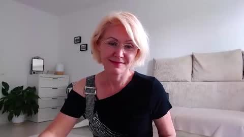 Snapshot of jasmin18v chatting on July 14, 2026, 1:17 pm Jasmin room for people 40 online show from July 14, 2026, 1:17 pm