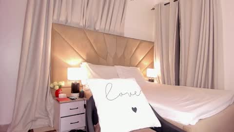 jasmin_melons online show from February 20, 2026, 10:32 pm