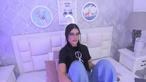 Jasmine online show from October 22, 2025, 7:35 pm