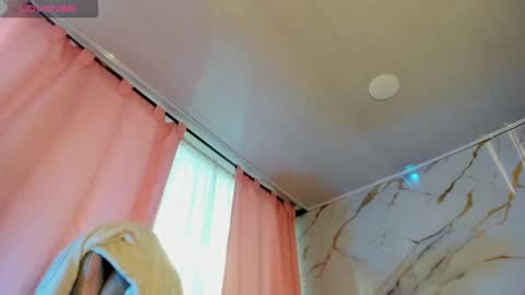 Snapshot of jasmine_hyper_1 chatting on December 10, 2024, 2:39 pm Jas online show from December 10, 2024, 2:39 pm