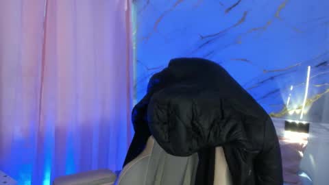 Snapshot of jasmine_hyper_1 chatting on March 4, 2025, 3:04 pm Jas online show from March 4, 2025, 3:04 pm