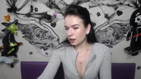 JasmineKouch online show from November 9, 2025, 6:23 am