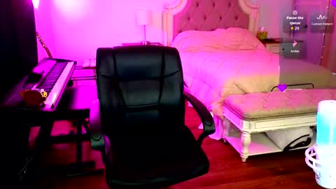 Snapshot of jasminewinters chatting on February 8, 2026, 12:30 pm Jasmine Winters online show from February 8, 2026, 12:30 pm