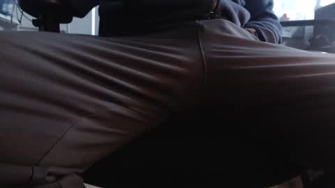 Snapshot of jasonholly chatting on January 16, 2025, 5:01 pm Benedick Cumbersnatch online show from January 16, 2025, 5:01 pm