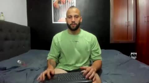 Snapshot of jasonmartiinez chatting on February 14, 2025, 5:09 am online show from February 14, 2025, 5:09 am