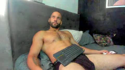 Snapshot of jasonmartiinez chatting on November 11, 2025, 5:46 pm online show from November 11, 2025, 5:46 pm