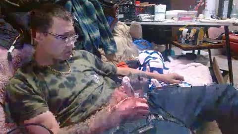 jasonmoore423786227 online show from April 19, 2026, 2:05 pm