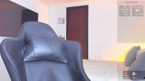 JBrooksXx online show from November 24, 2025, 5:40 am