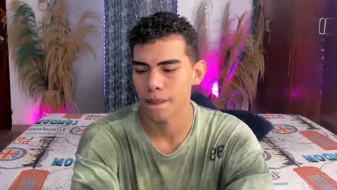 javi15  online show from December 15, 2025, 6:56 pm