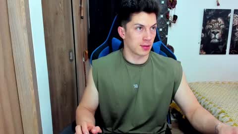 Snapshot of javiersexymann chatting on December 18, 2024, 8:25 pm Javier online show from December 18, 2024, 8:25 pm