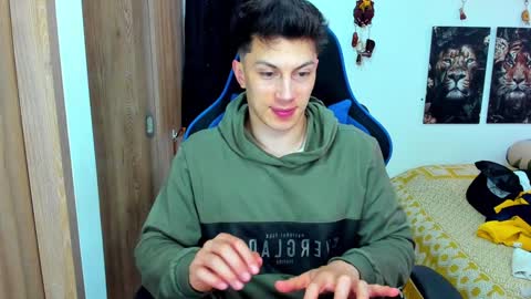 Snapshot of javiersexymann chatting on January 20, 2025, 8:40 pm Javier online show from January 20, 2025, 8:40 pm