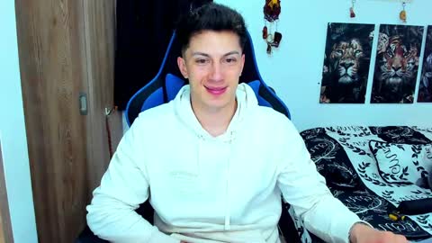 Snapshot of javiersexymann chatting on January 22, 2025, 7:56 pm Javier online show from January 22, 2025, 7:56 pm