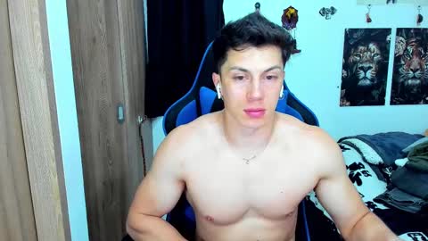 Snapshot of javiersexymann chatting on February 17, 2025, 1:25 am Javier online show from February 17, 2025, 1:25 am